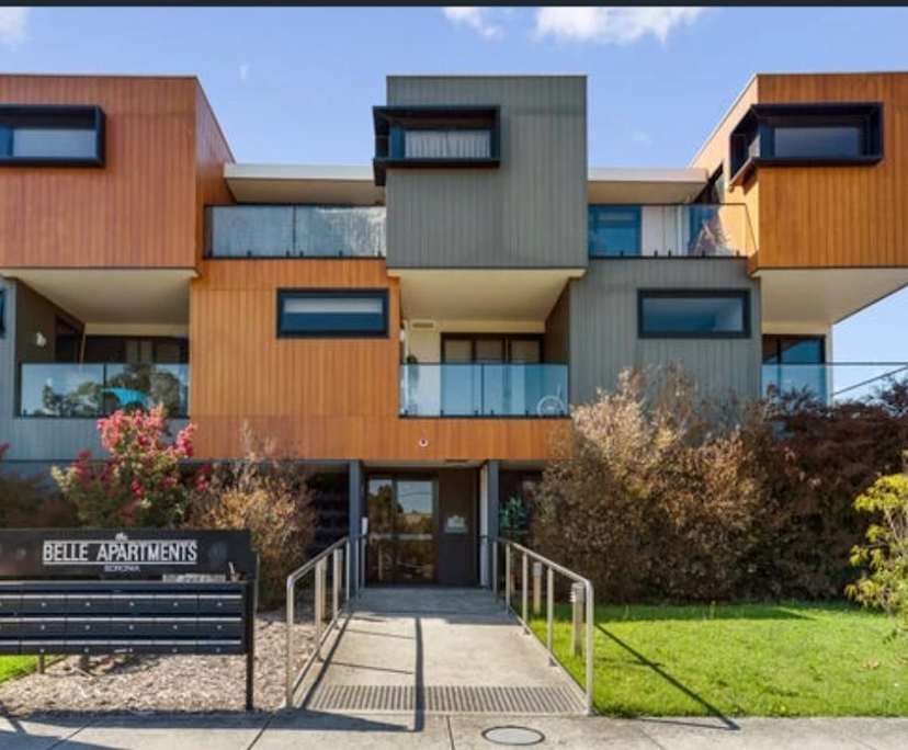 Unfurnished room in a flatshare