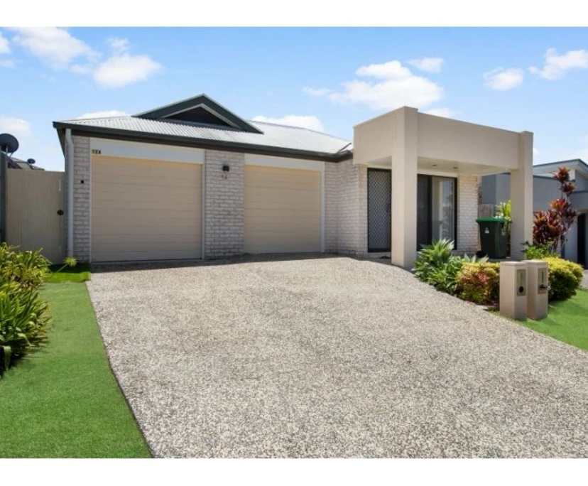 Whole property with 3 rooms for rent
