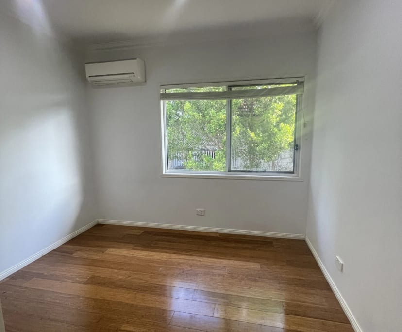 Room for Rent in Fairfield, Brisbane 210, Furnish...