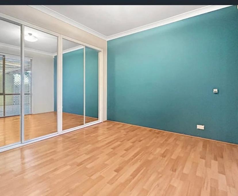 Unfurnished room with own bathroom
