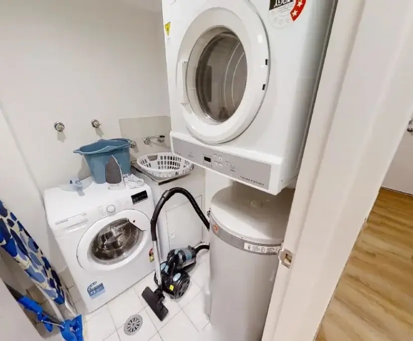 $300, Flatshare, 3 bathrooms, Chippendale NSW 2008