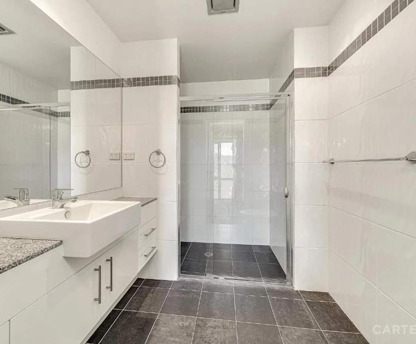 Unfurnished room with own bathroom
