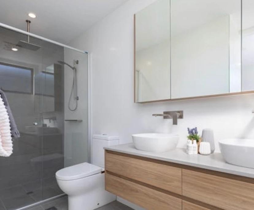 Room with ensuite in a share house