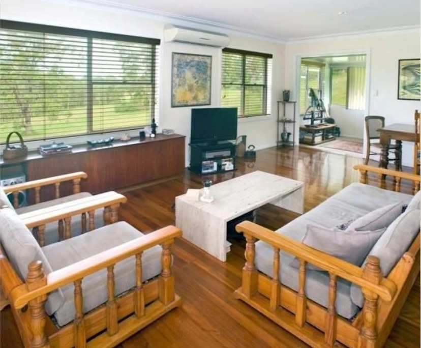 Room in a share house