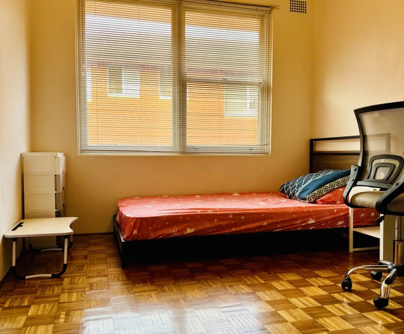 Furnished room in a flatshare