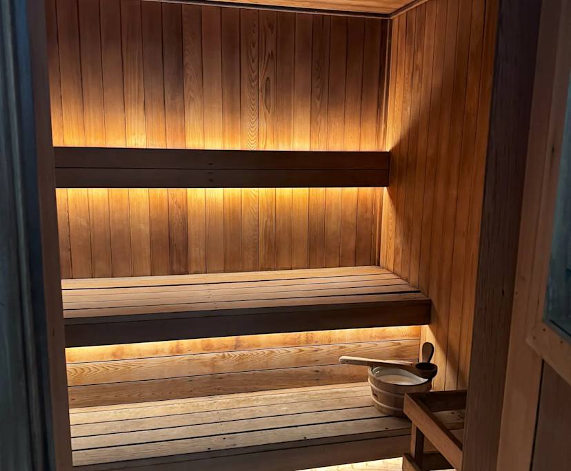 Unfurnished room with own bathroom