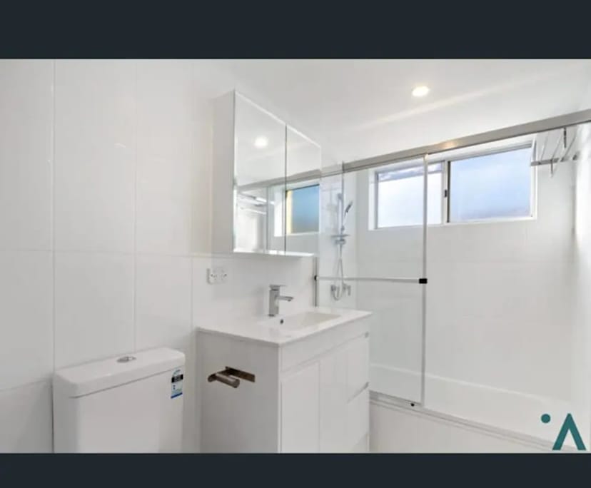 $375, Flatshare, 2 bathrooms, Coorparoo QLD 4151