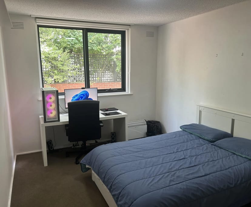 Unfurnished room in a flatshare