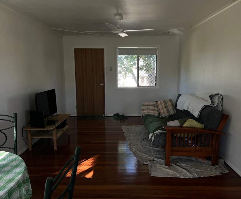 Whole property with 2 rooms for rent