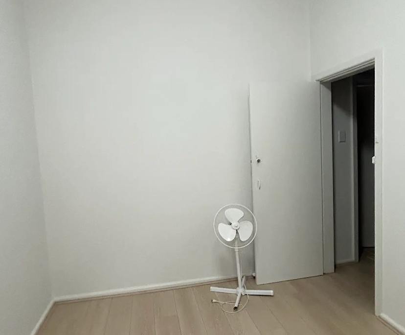 Unfurnished room in a flatshare
