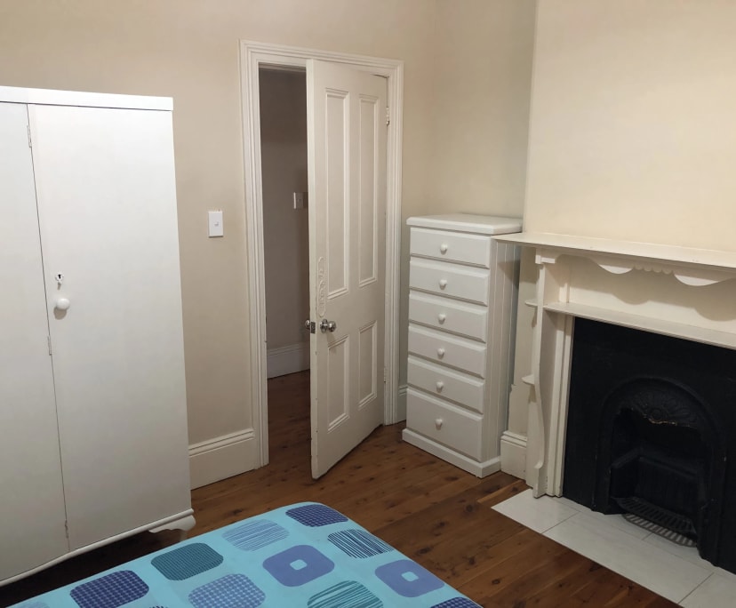 Room for Rent in Sydenham, Sydney 250, Furnished,...