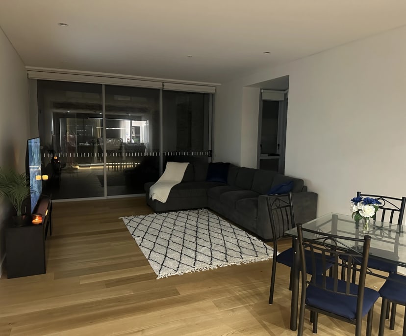 Furnished room with ensuite in a flatshare