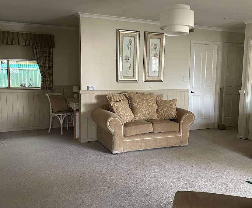 $200, Share-house, 3 bathrooms, Mount Austin NSW 2650