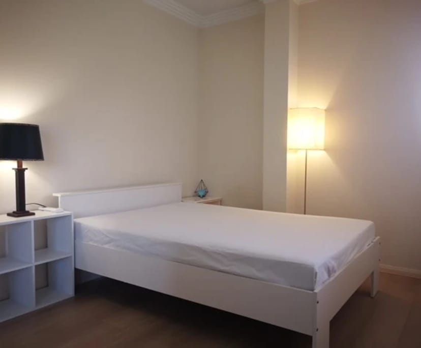 $350, Flatshare, 4 bathrooms, Surfers Paradise QLD 4217