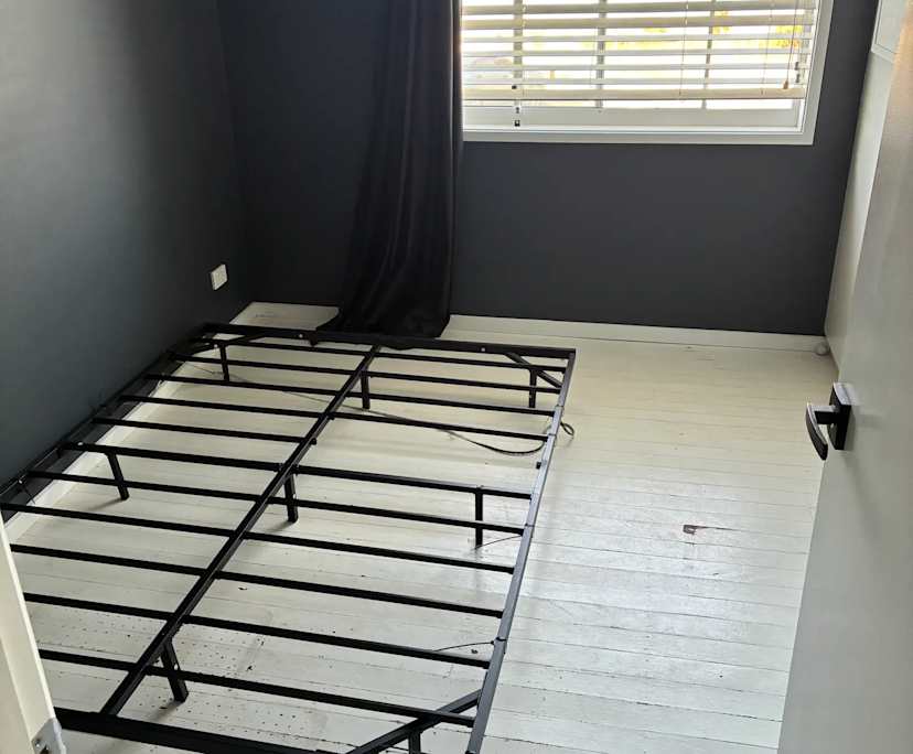 Unfurnished room in a flatshare