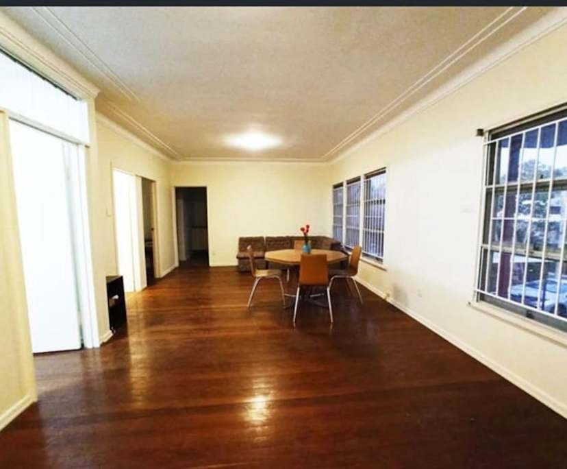 Room in a share house