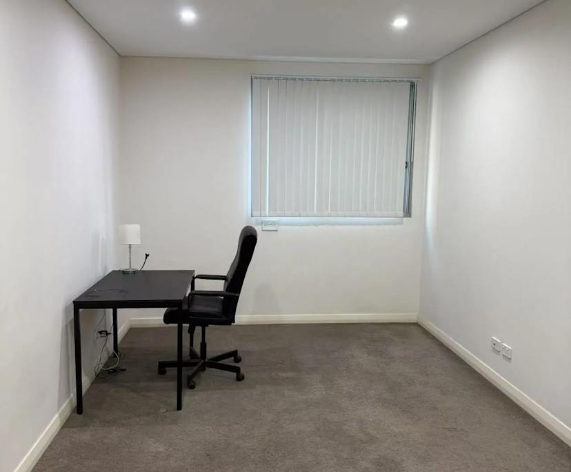 Unfurnished room with ensuite in a flatshare