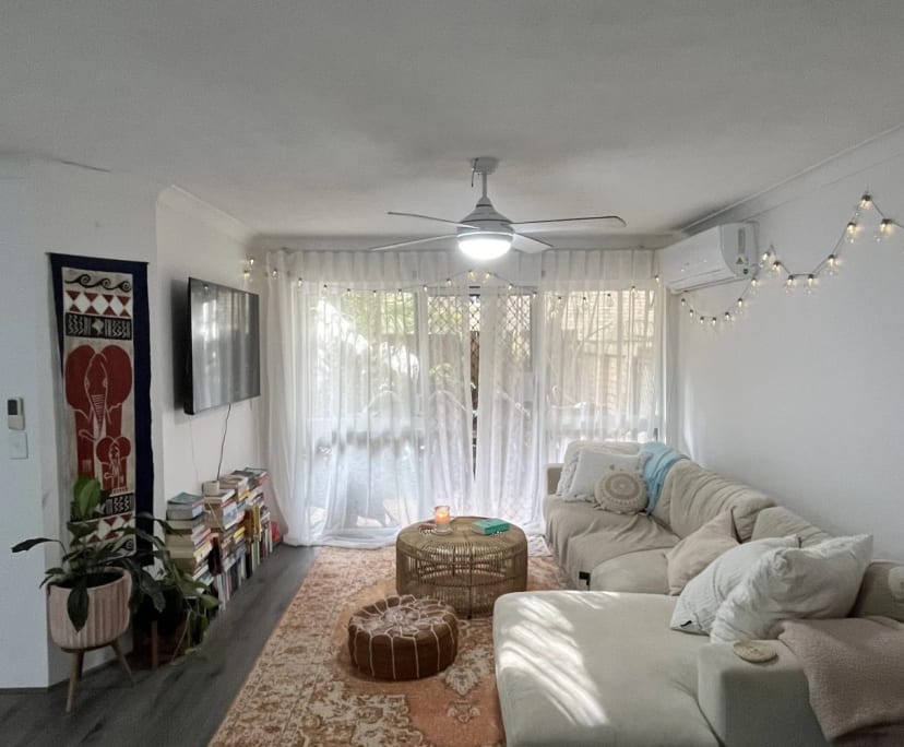 Whole property with 2 rooms for rent