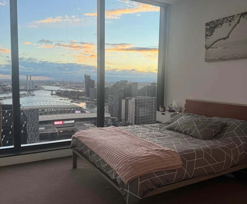 Furnished room with ensuite in a flatshare