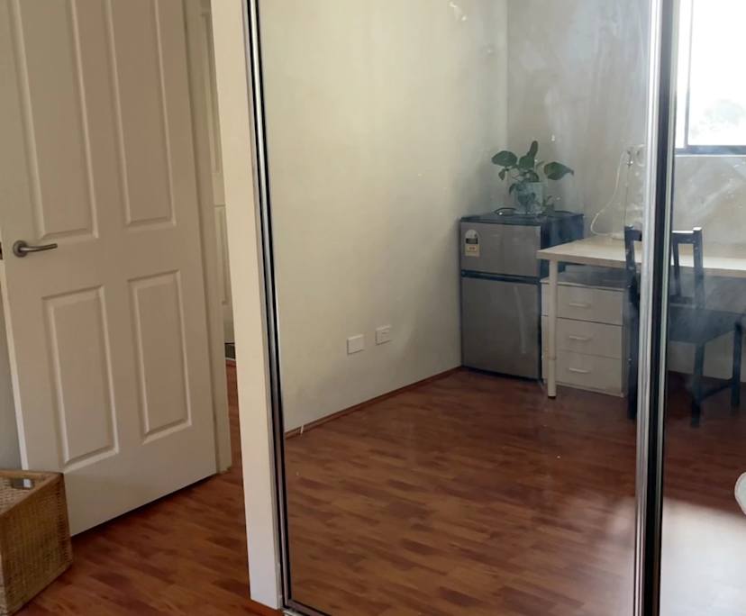 Furnished room in a flatshare