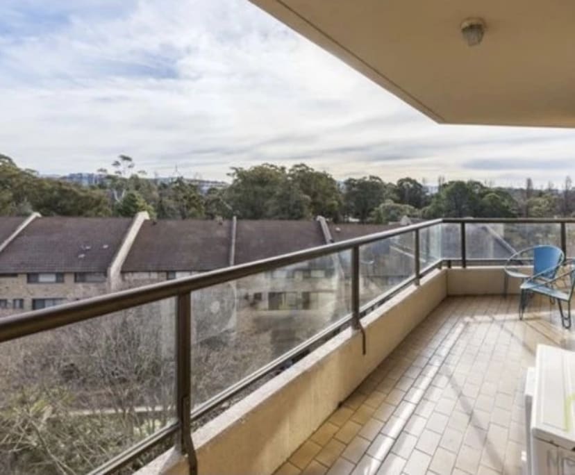 Unfurnished room with ensuite in a flatshare