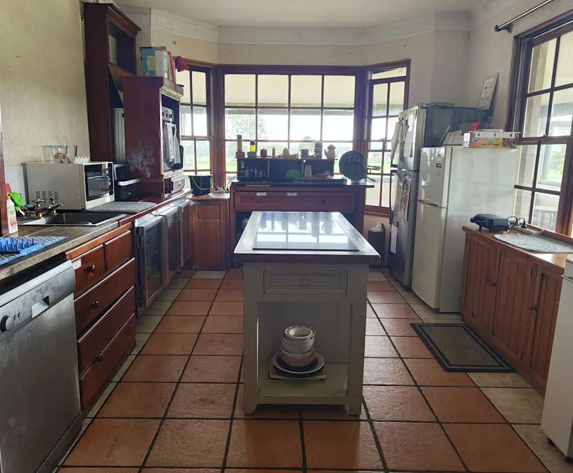 $270, Homestay, 3 bathrooms, Theresa Park NSW 2570