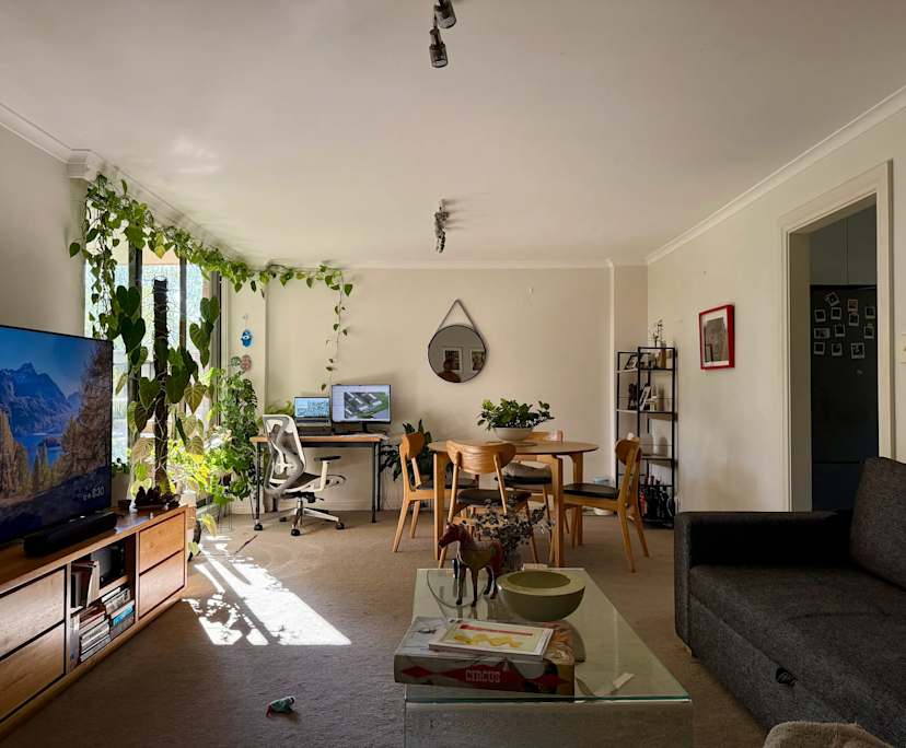 Furnished room in a flatshare