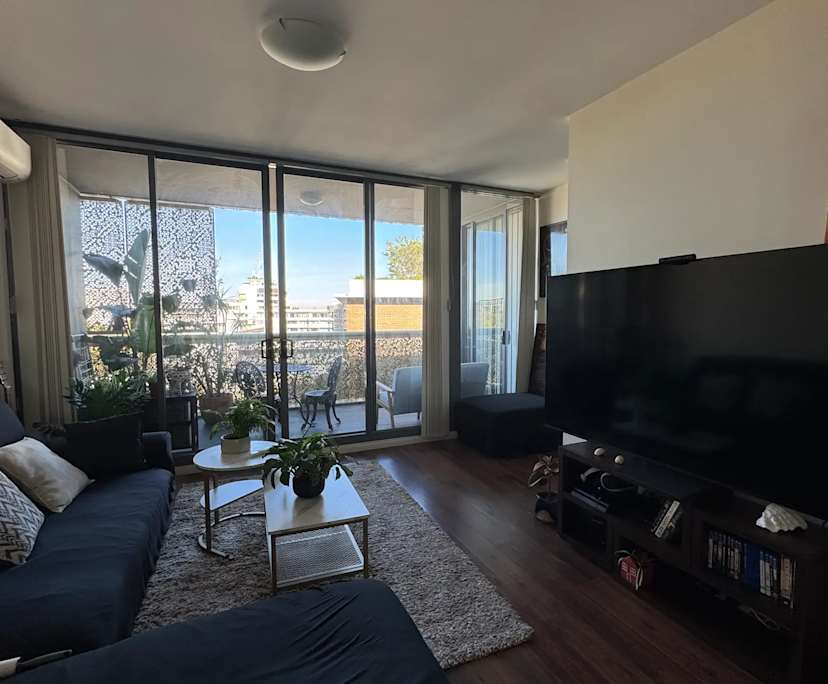 Furnished room in a flatshare