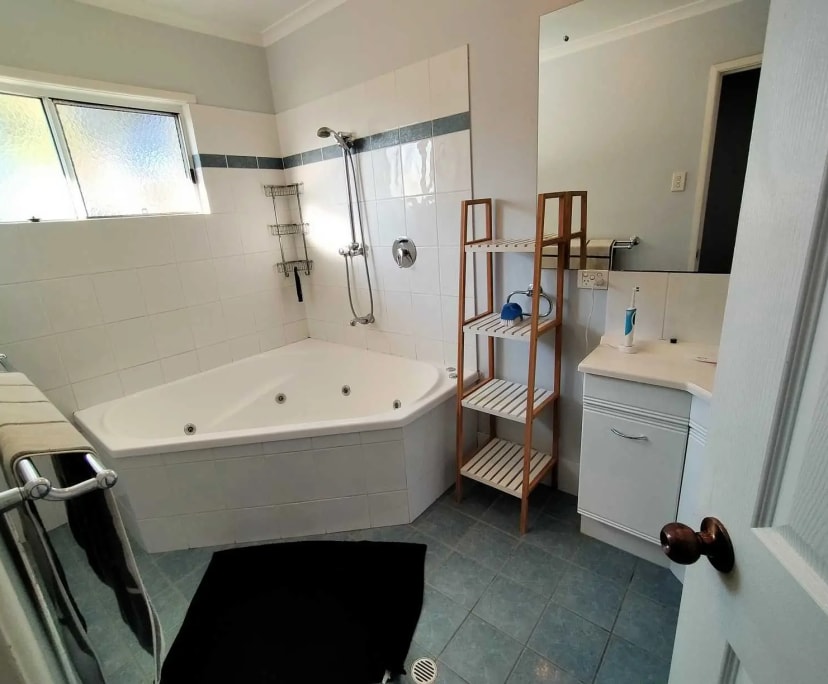 $240, Share-house, 2 bathrooms, Durack QLD 4077
