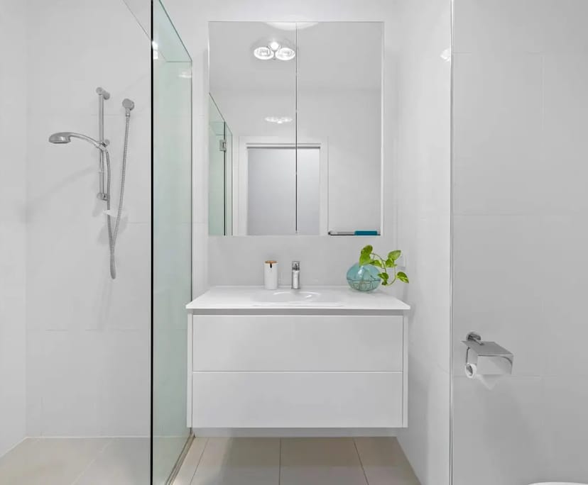 $300, Share-house, 3 bathrooms, Toowong QLD 4066