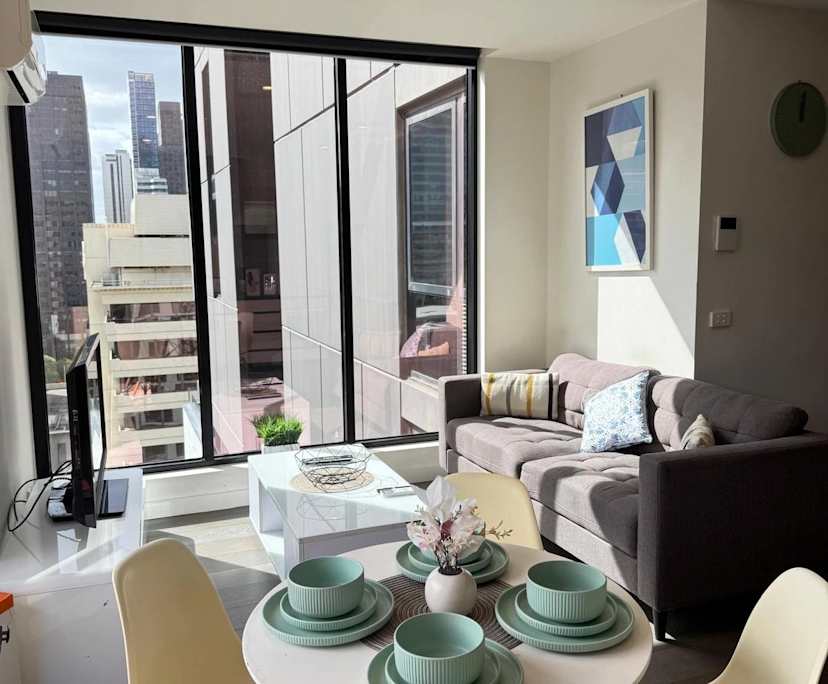 Furnished room in a flatshare