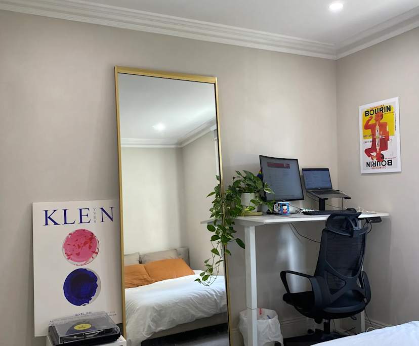 Furnished room in a share house