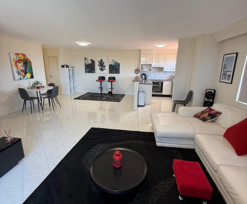 Furnished room with ensuite in a flatshare