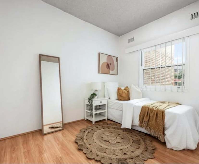 Unfurnished room in a flatshare