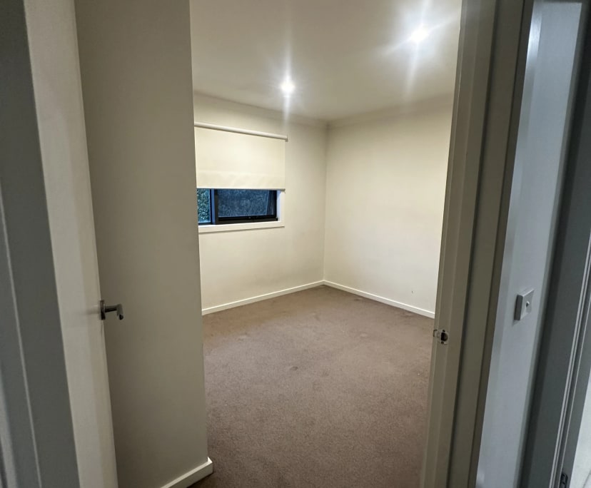 Unfurnished room in a share house