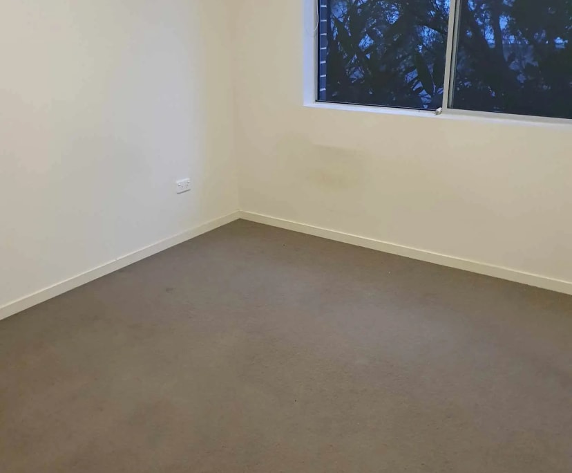 Unfurnished room with own bathroom