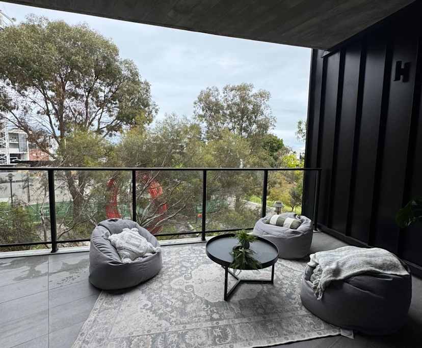Unfurnished room with own bathroom