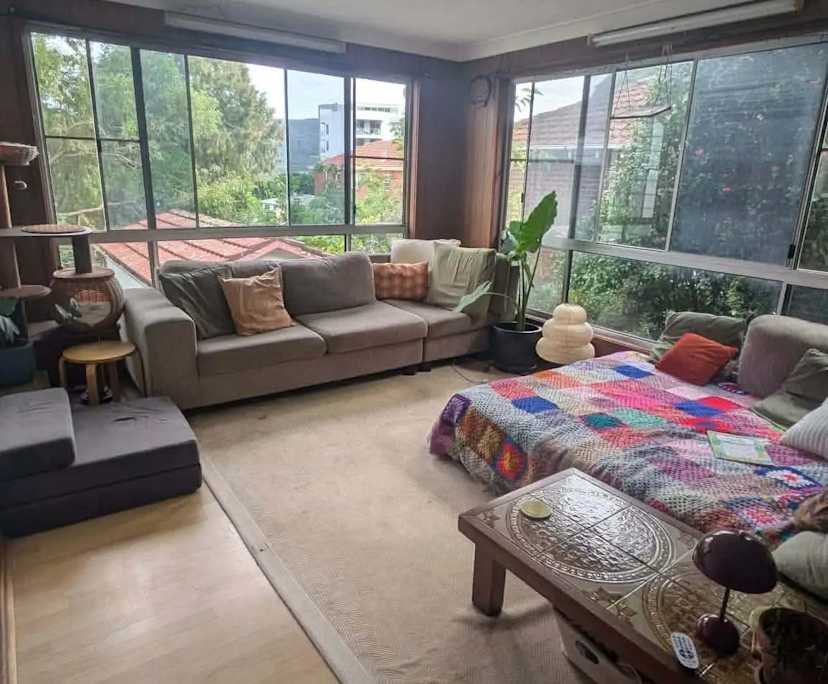 Room in a share house