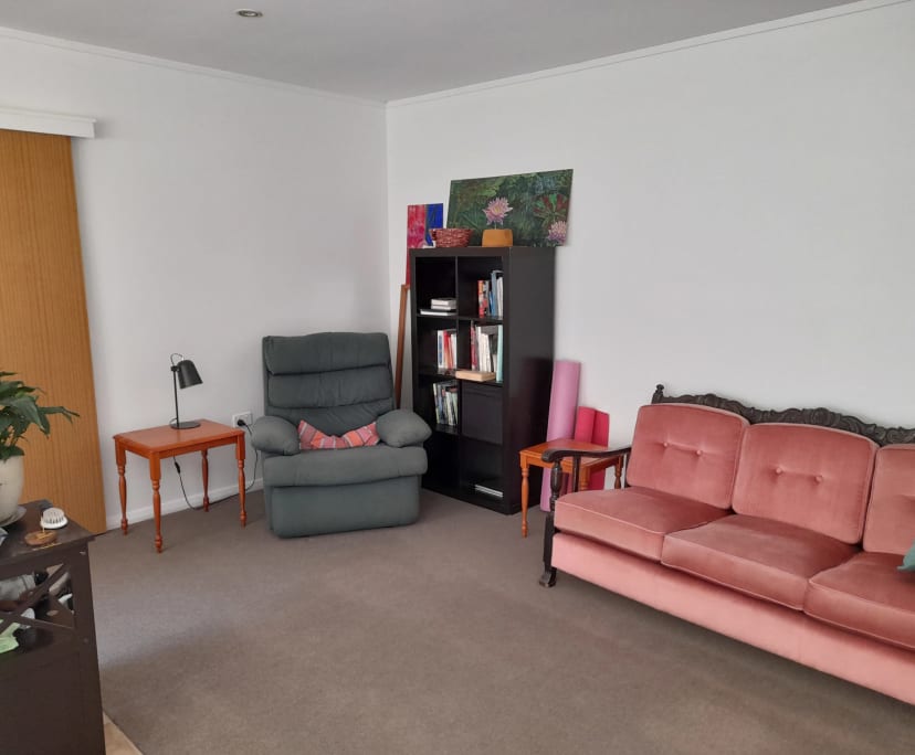 Unfurnished room in a flatshare