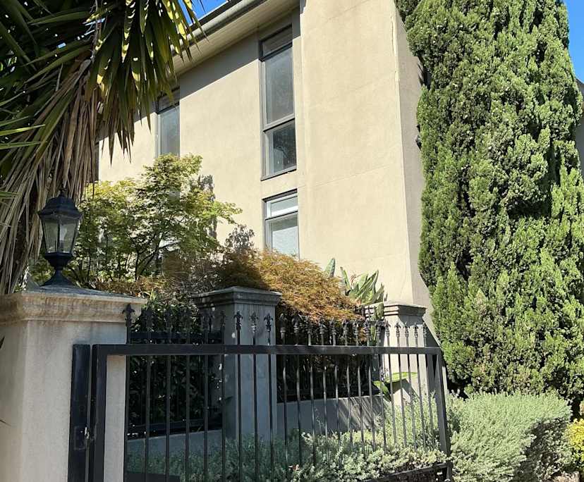 Unfurnished room in a flatshare