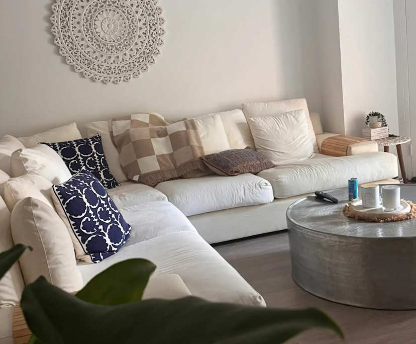 Unfurnished room in a flatshare