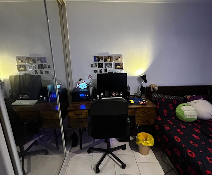 Unfurnished room in a share house