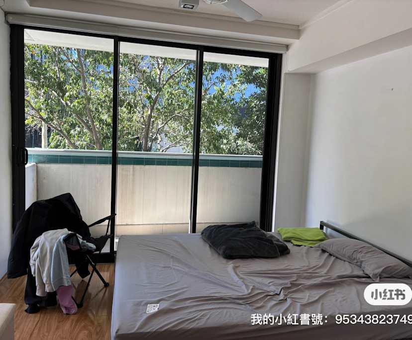 Furnished room with ensuite in a flatshare