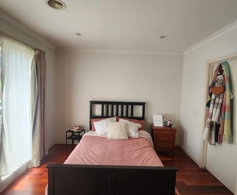 Unfurnished room in a share house