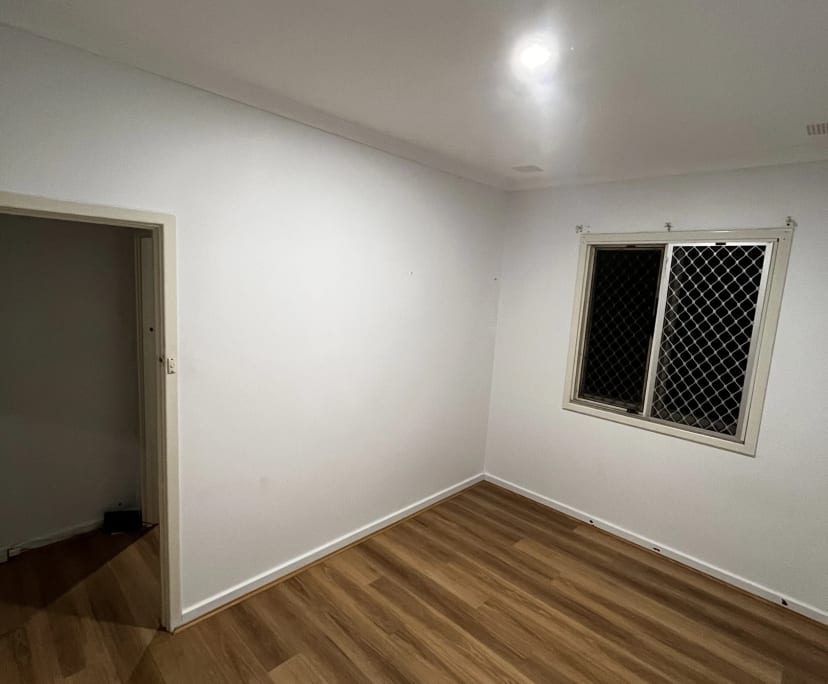 Room in a share house