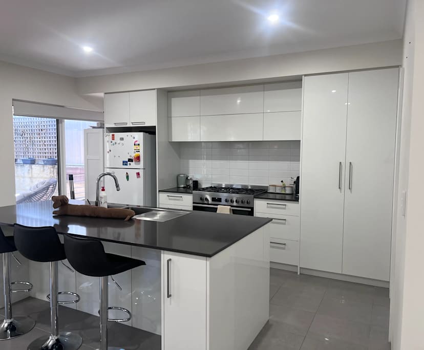 $450, Share-house, 4 bathrooms, Parmelia WA 6167