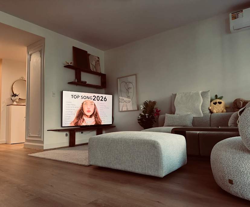 Furnished room with own bathroom