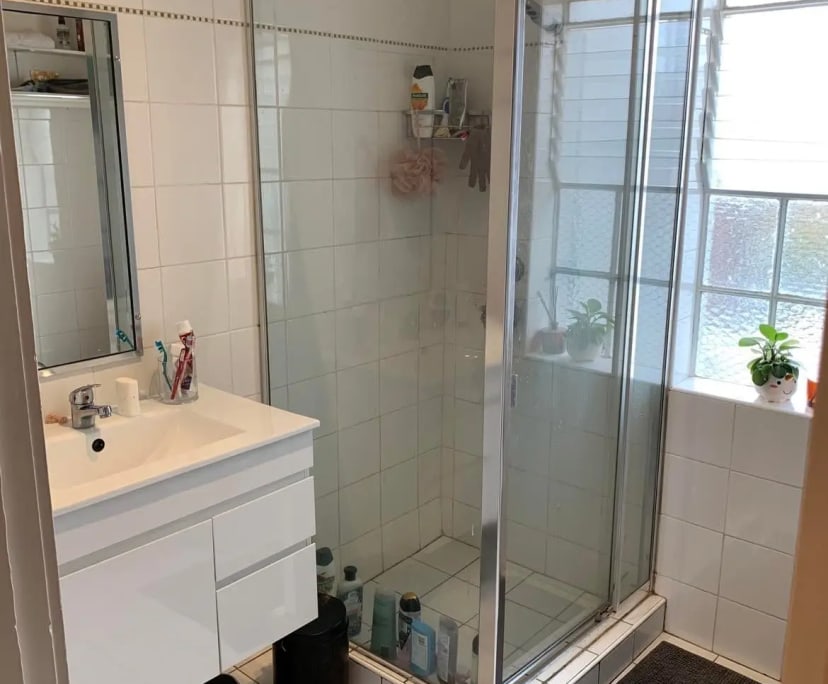 Room for Rent in Potts Point, Sydney 300, Furnish...