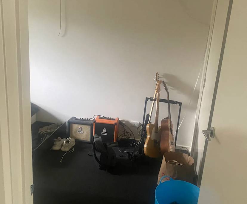 Unfurnished room in a share house