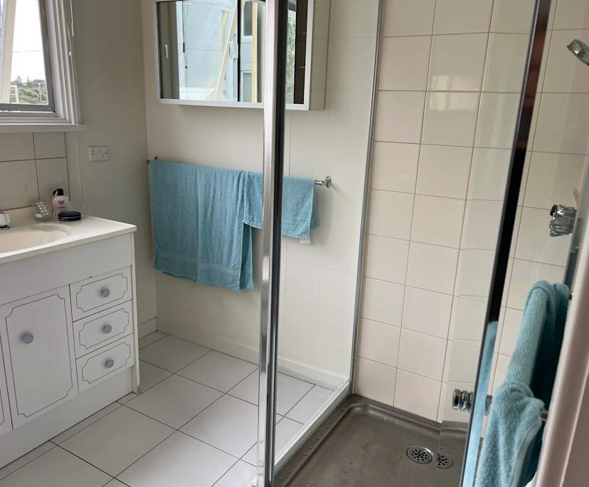 $365, 1-bed, 1 bathroom, Torquay VIC 3228